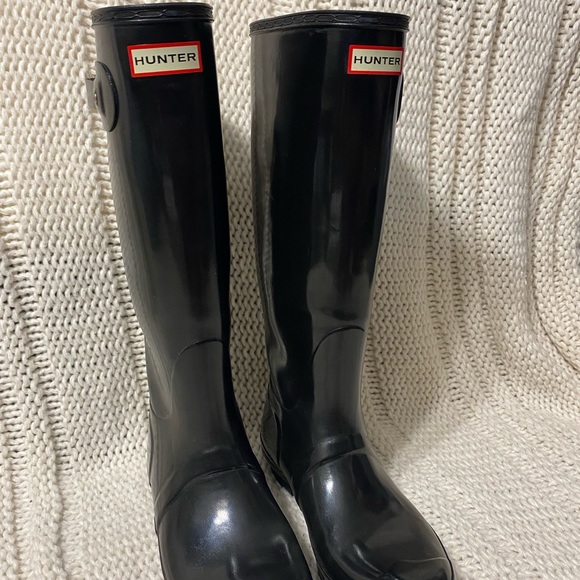 Hunter Black Women's Winter & Rain Boots - Picture 1 of 9